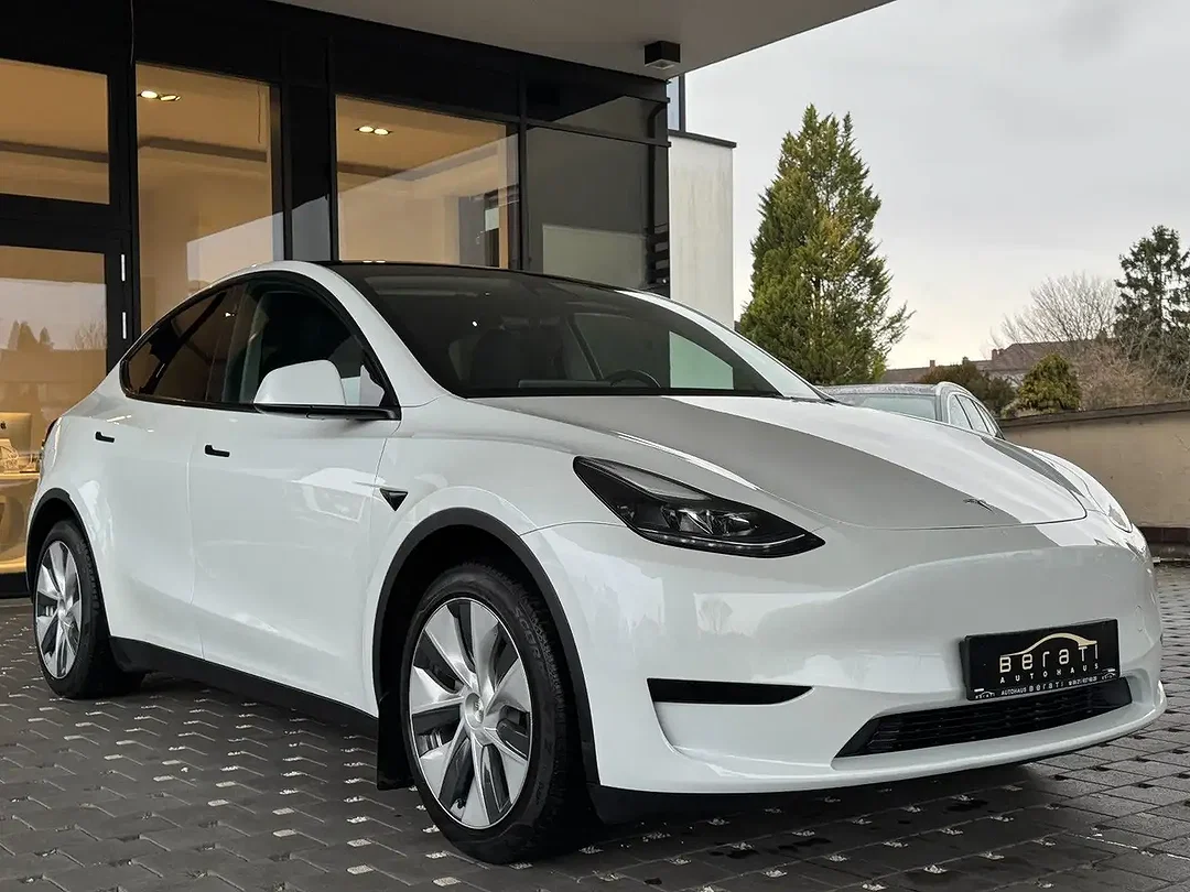 Tesla Model Y - Afbeelding 1