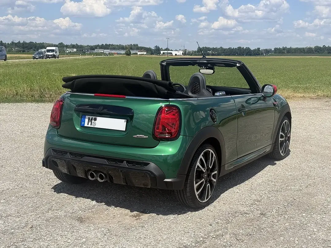 MINI John Cooper Works Cabrio - Thumbnail 3