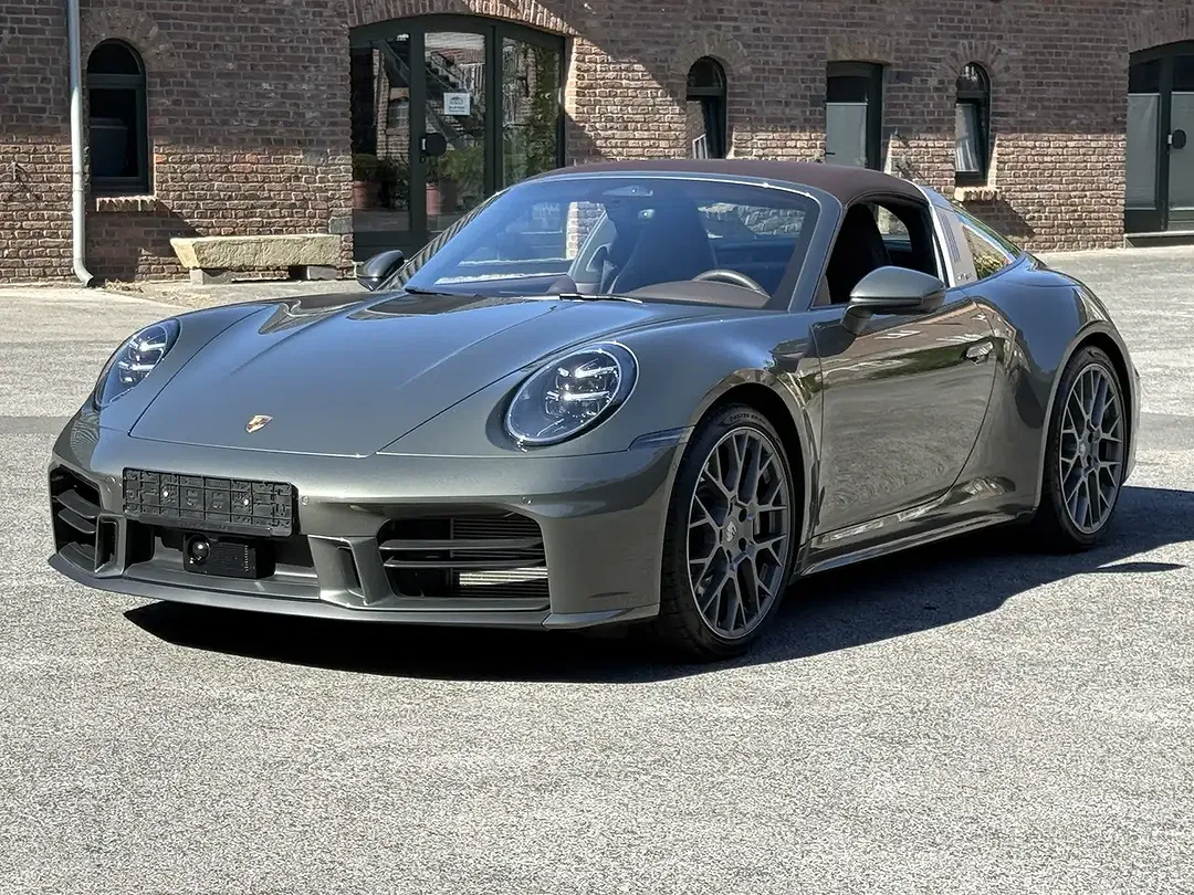 Porsche 992 - Thumbnail 11
