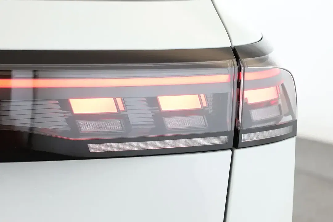 Volkswagen Tiguan - Thumbnail 11