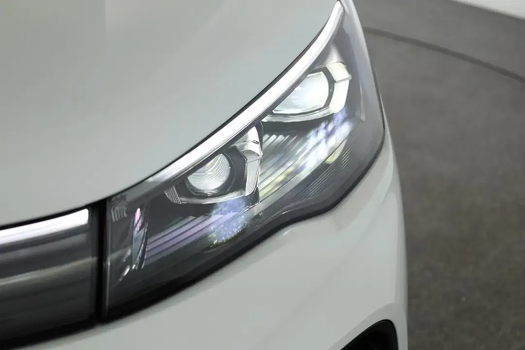 Volkswagen Tiguan - Thumbnail 13