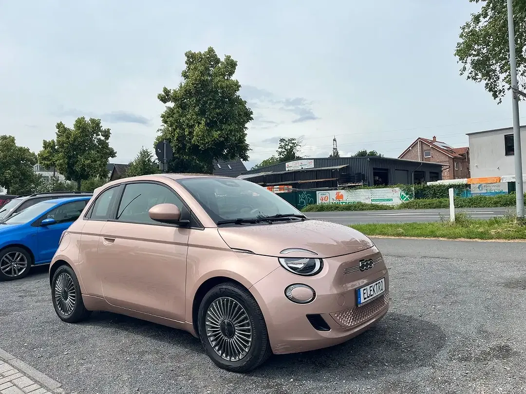 Fiat 500e - Thumbnail 3