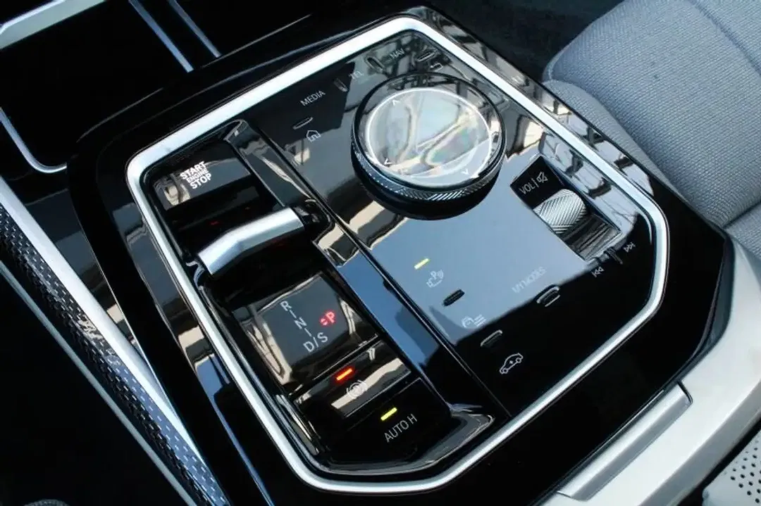 BMW 760 - Thumbnail 11