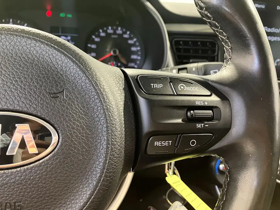 Kia Stonic - Thumbnail 8