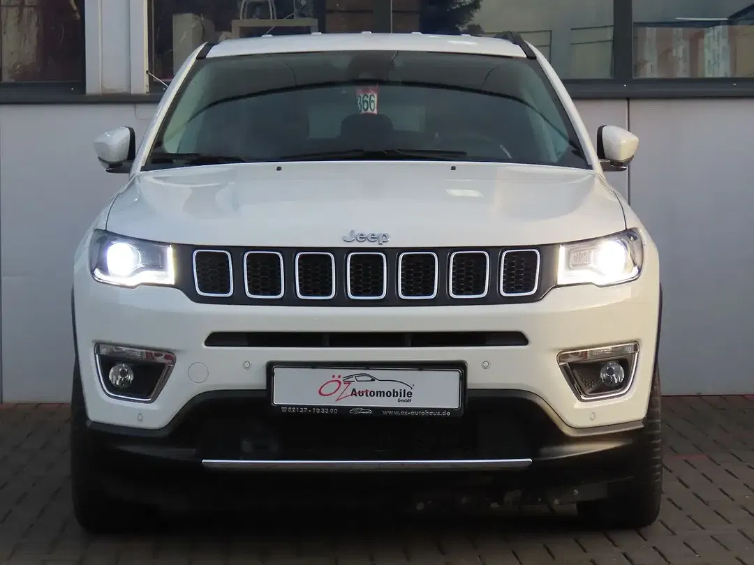 Jeep Compass - Thumbnail 3