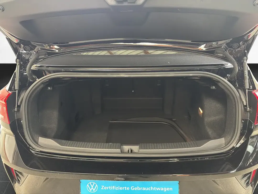 Volkswagen T-Roc - Thumbnail 6