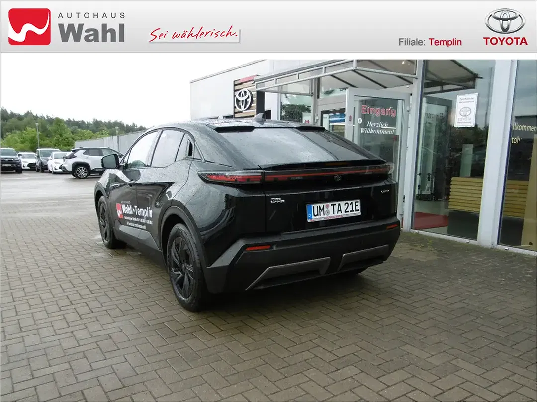 Toyota C-HR+ - Thumbnail 3