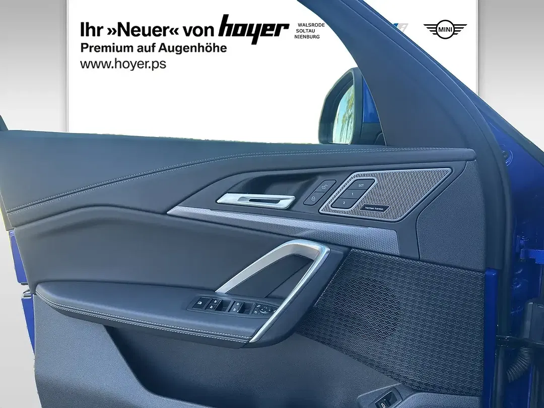 BMW iX1 - Thumbnail 10