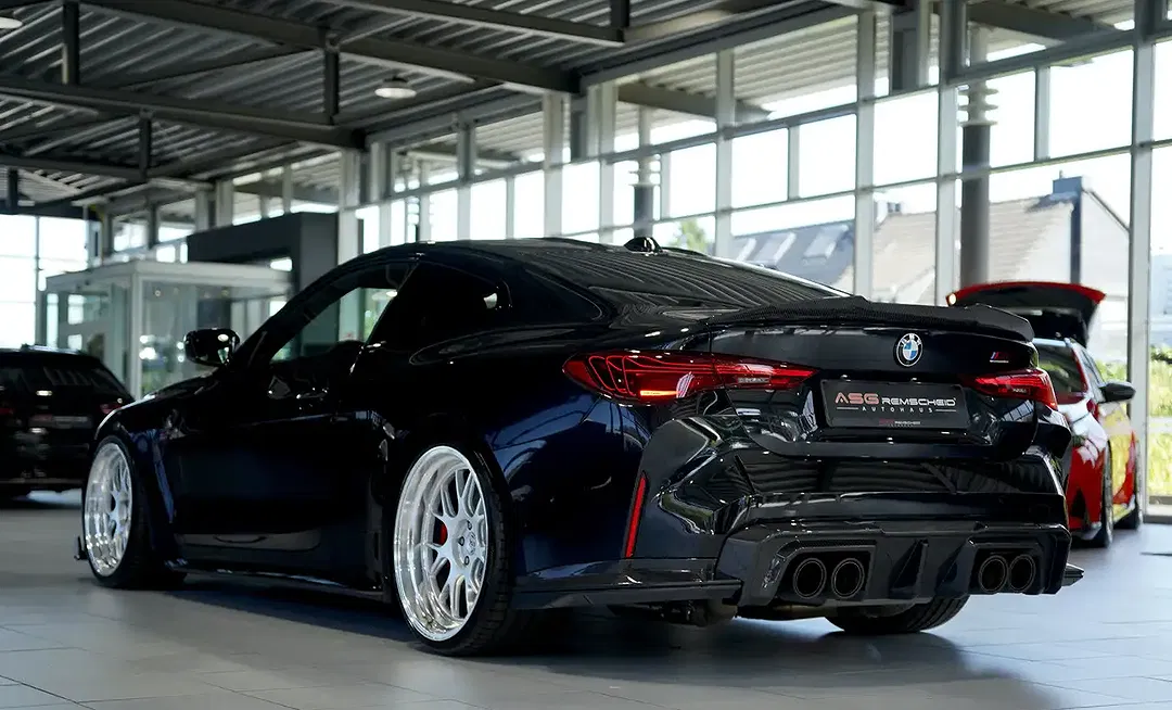 BMW M4 - Thumbnail 9