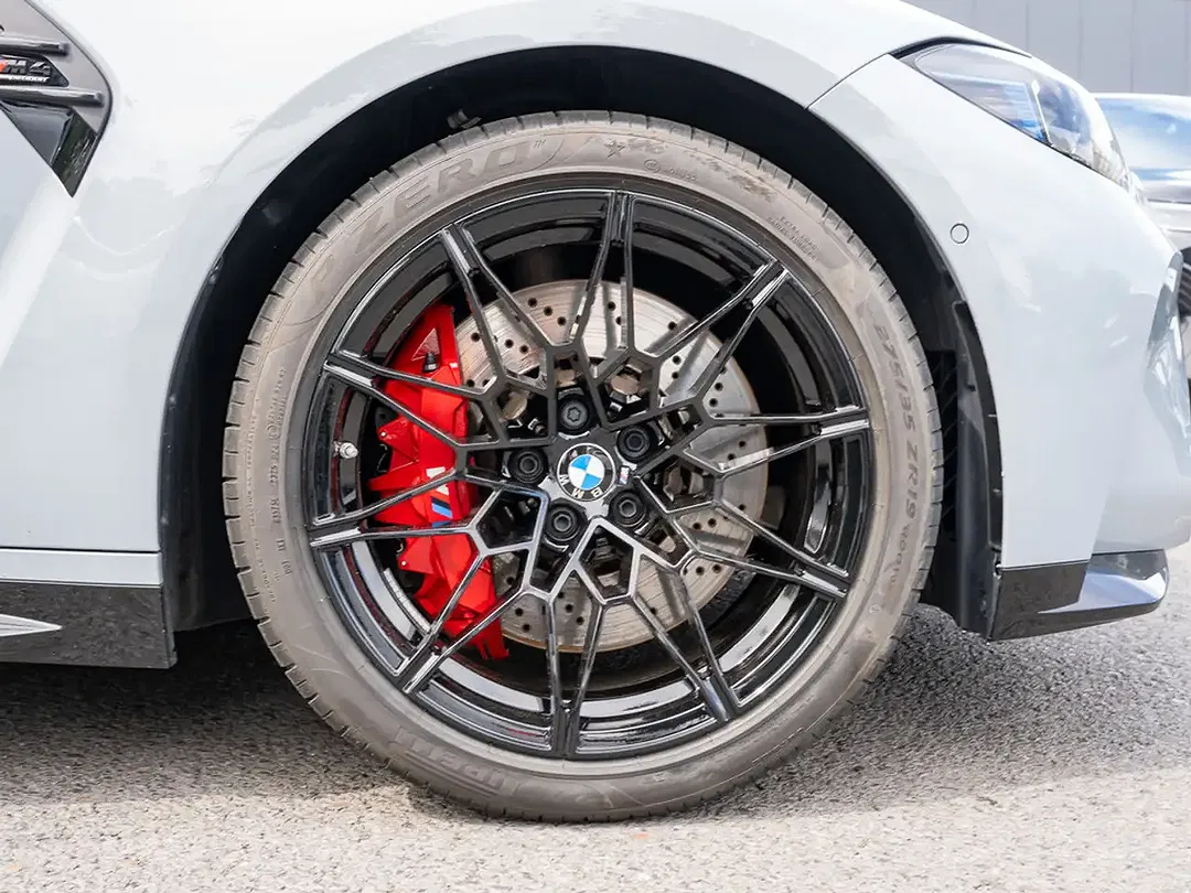 BMW M4 - Thumbnail 6