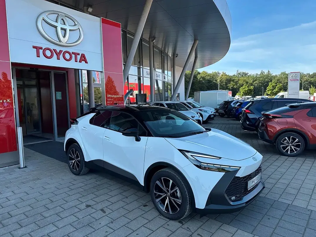 Toyota C-HR - Thumbnail 4