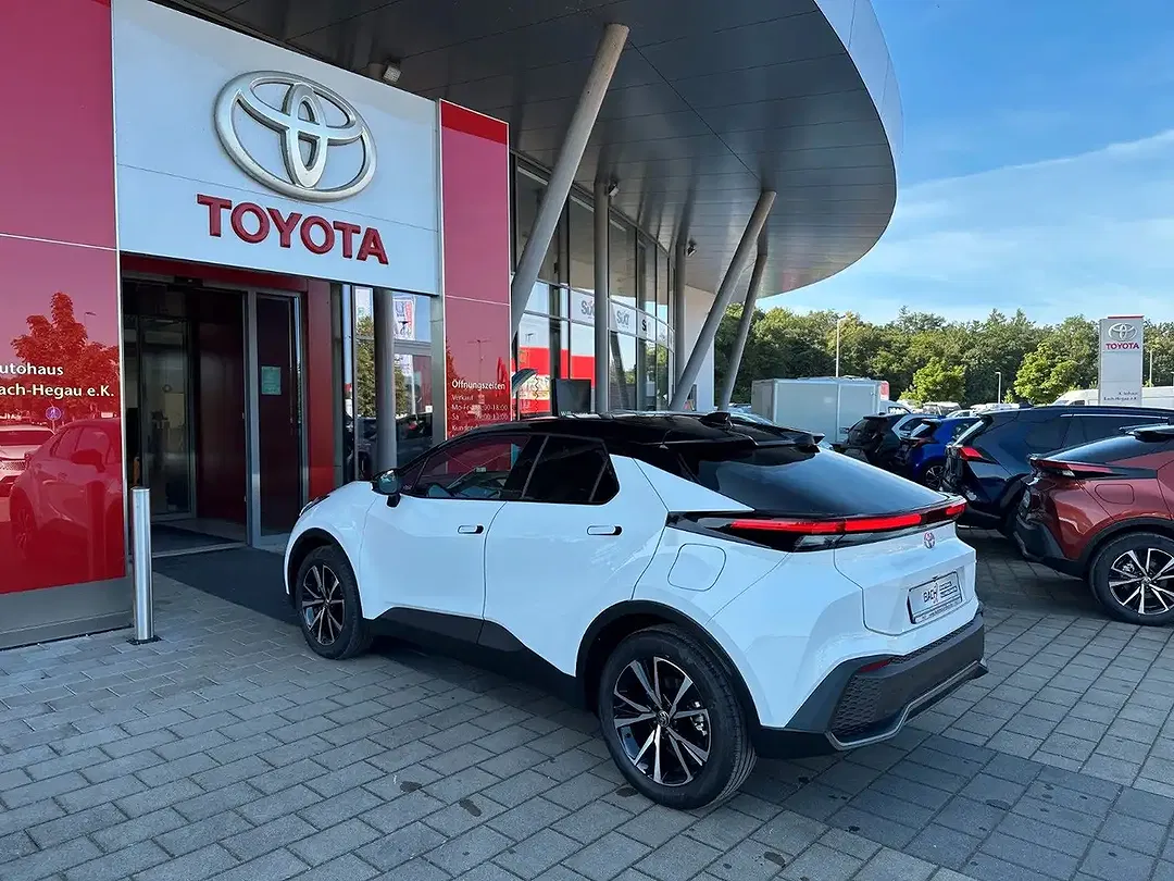Toyota C-HR - Thumbnail 8