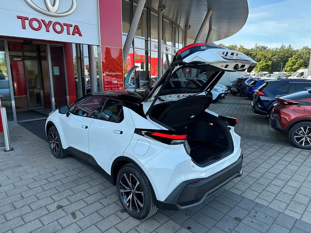 Toyota C-HR - Thumbnail 9