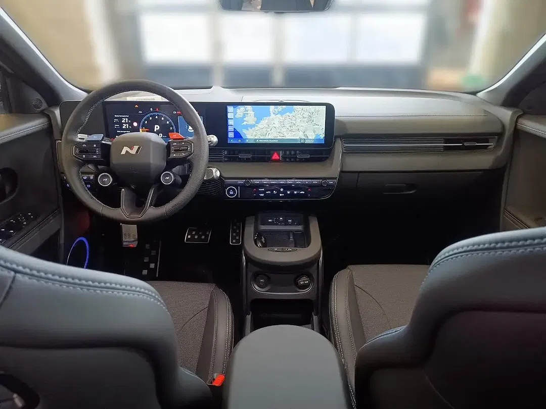 Hyundai IONIQ 5 - Thumbnail 10
