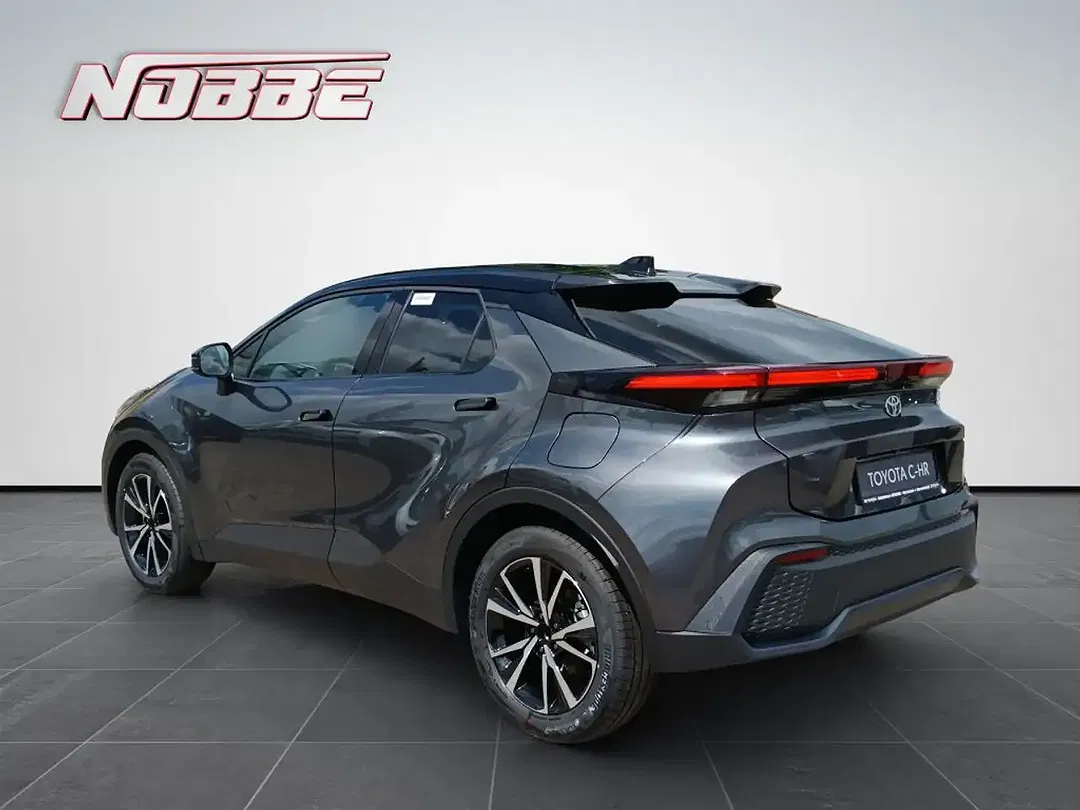 Toyota C-HR - Thumbnail 3