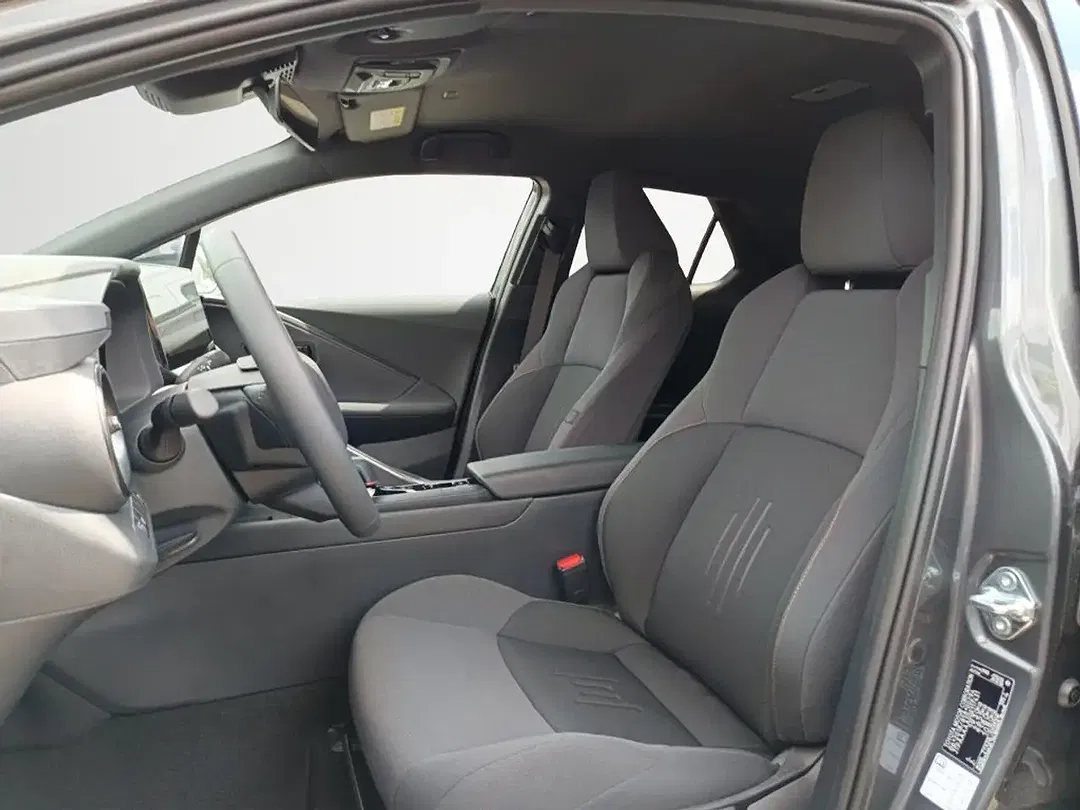Toyota C-HR - Thumbnail 9