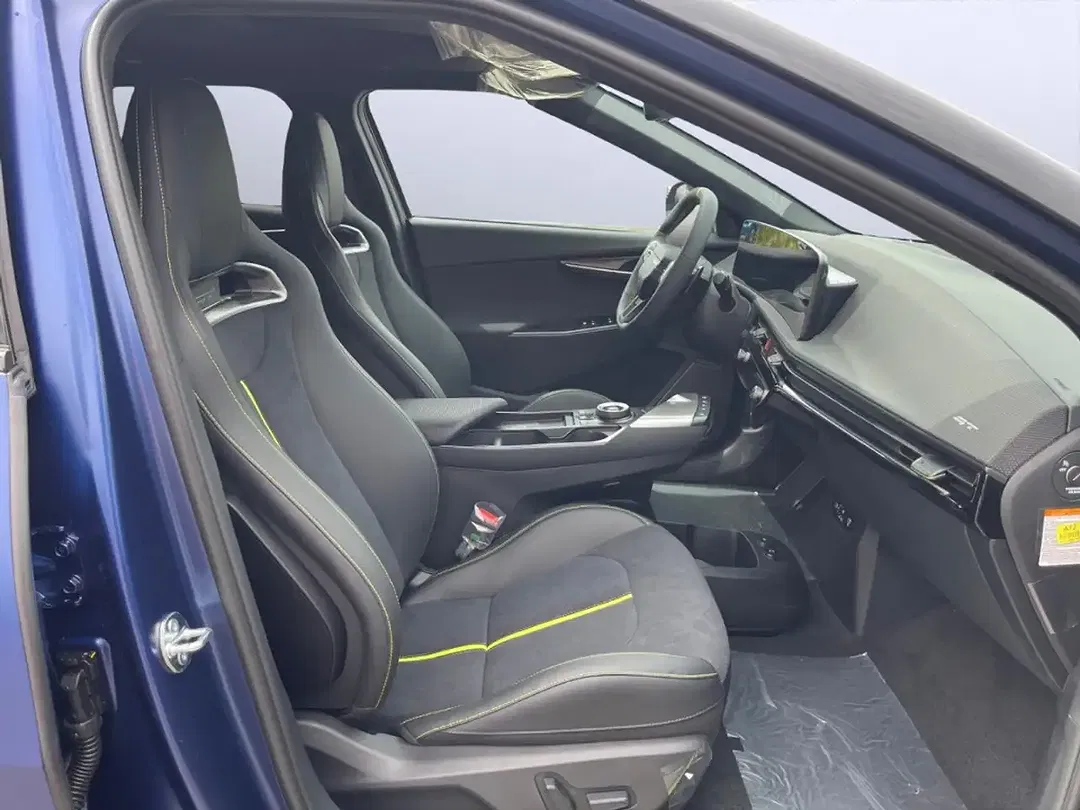 Kia EV6 - Thumbnail 8