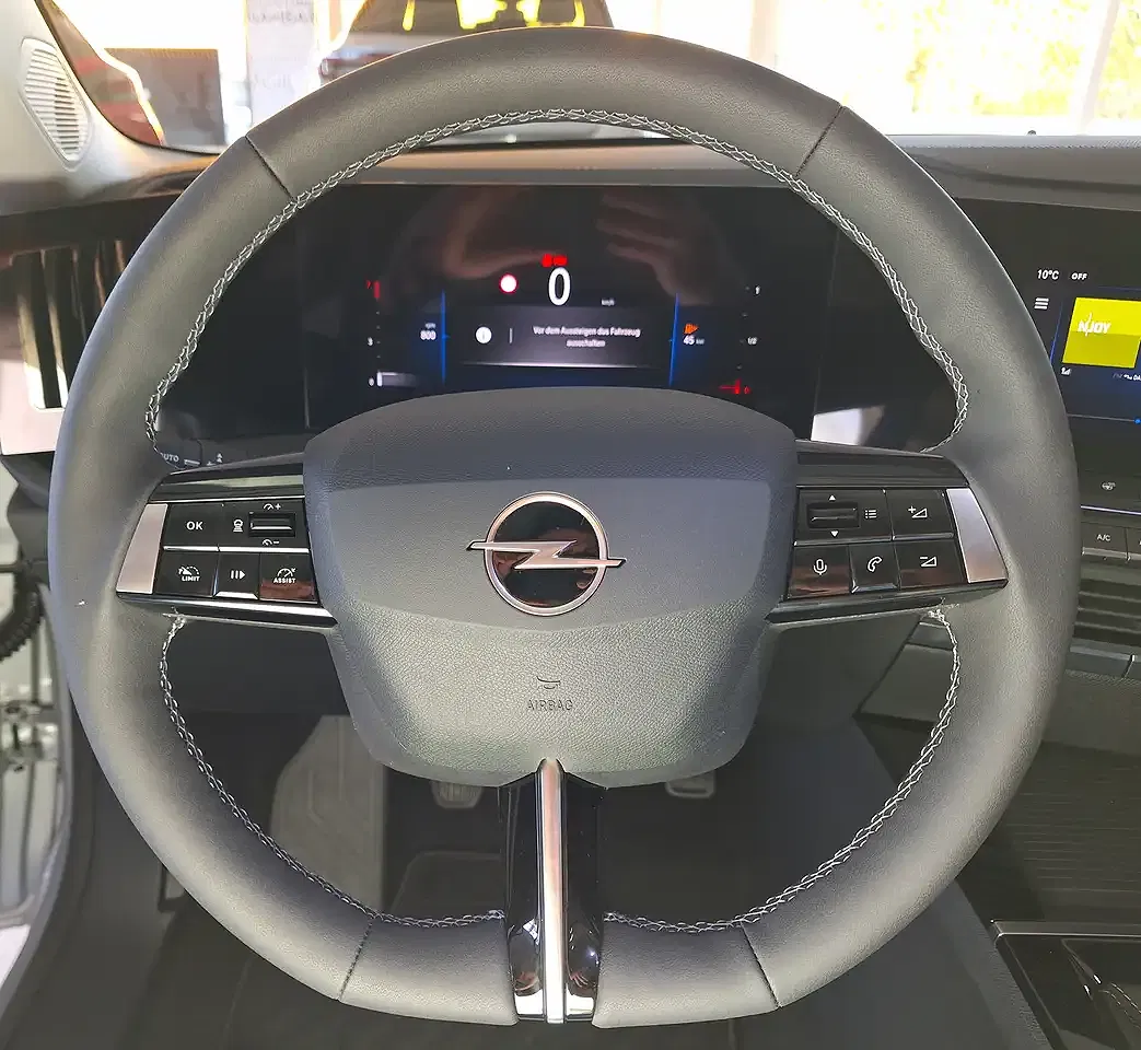 Opel Astra - Thumbnail 11