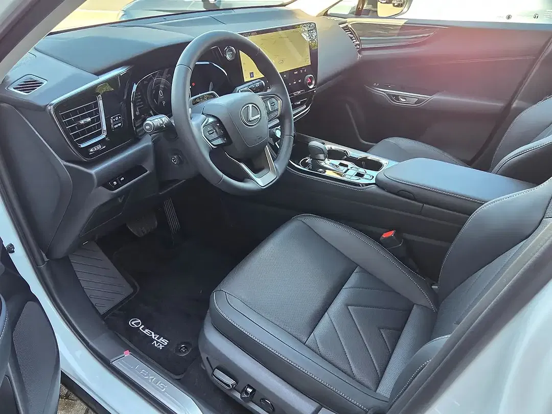 Lexus NX 450h+ - Thumbnail 7