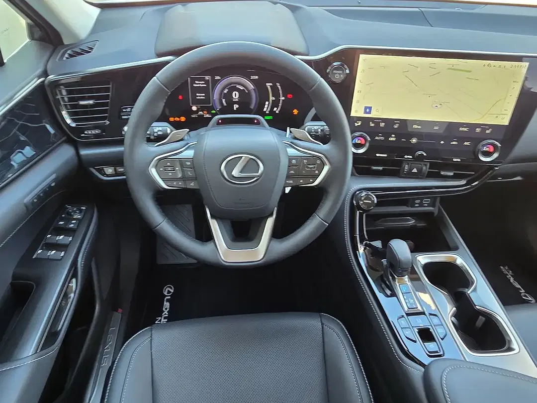 Lexus NX 450h+ - Thumbnail 8