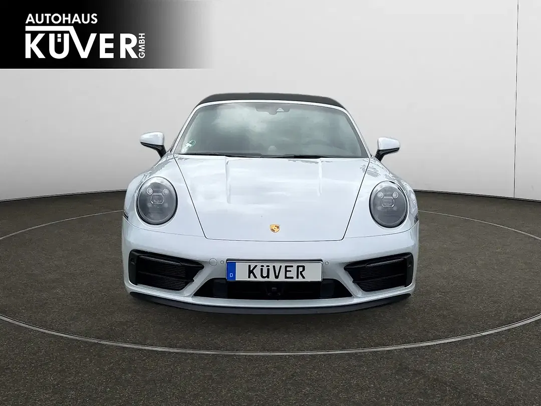 Porsche 992 - Thumbnail 2