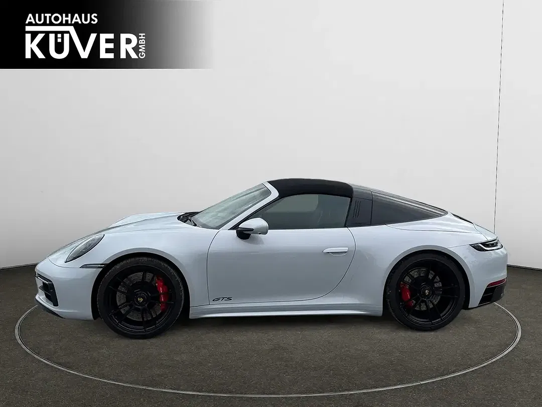 Porsche 992 - Thumbnail 3