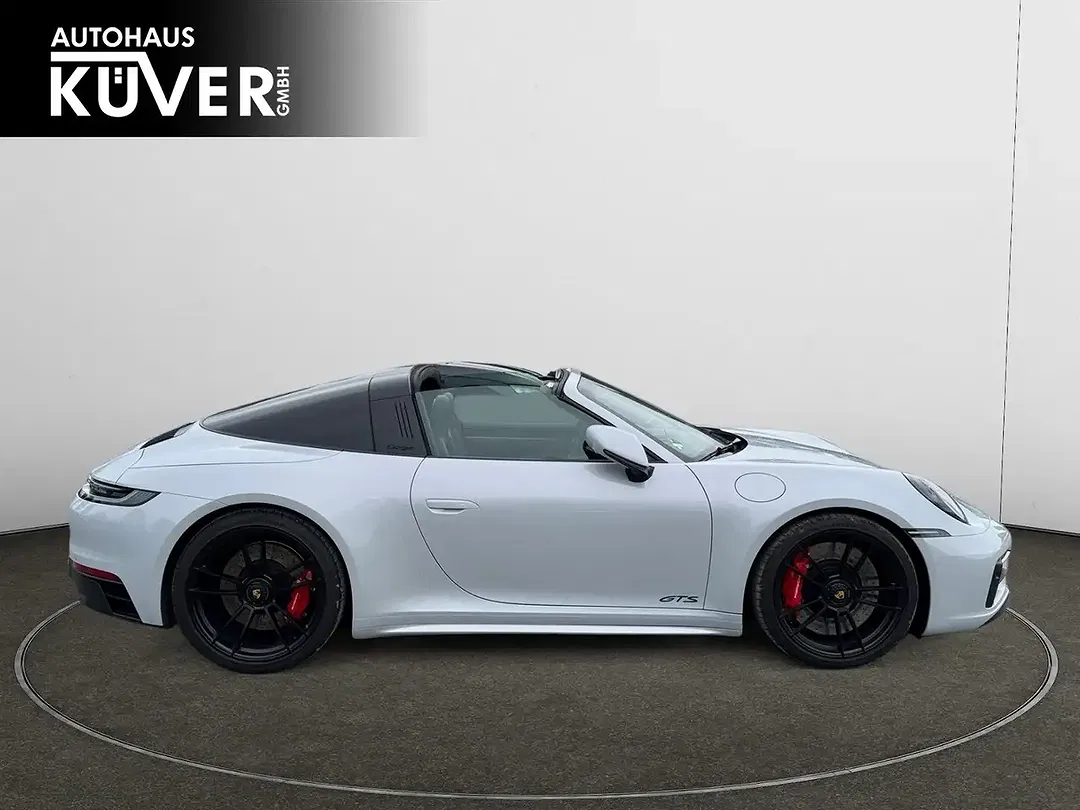 Porsche 992 - Thumbnail 4