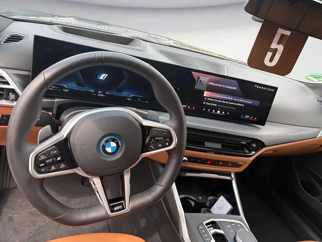 BMW 330 - Thumbnail 10