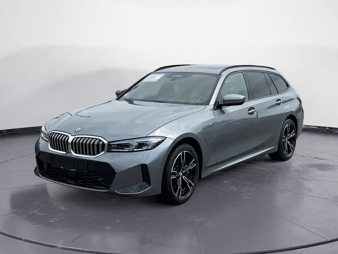BMW 330 - Afbeelding 1