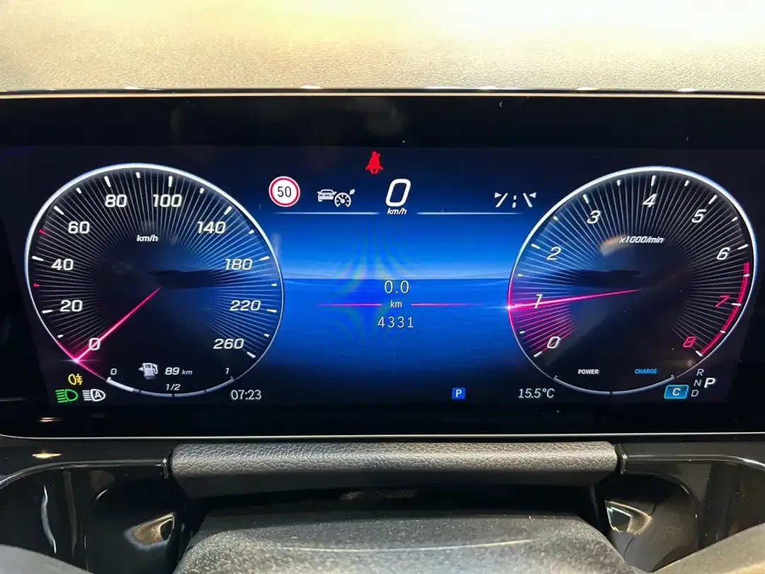 Mercedes-Benz GLA 200 - Thumbnail 9