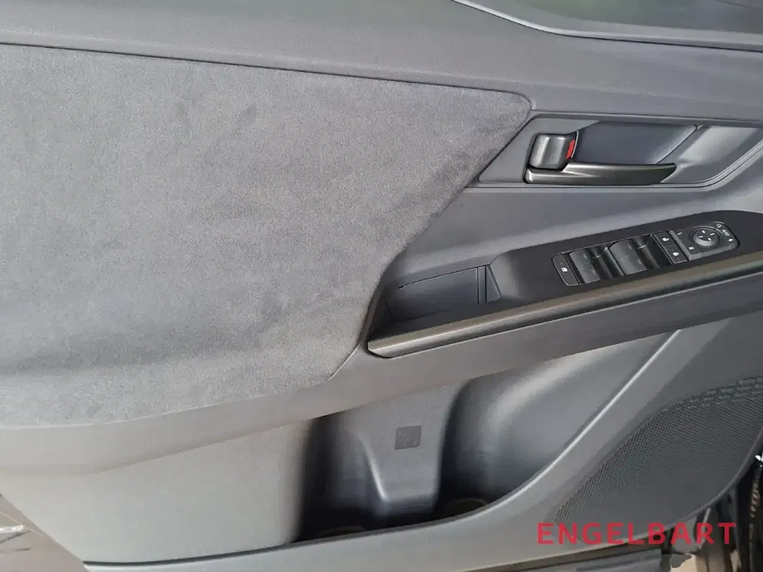 Toyota C-HR - Thumbnail 9