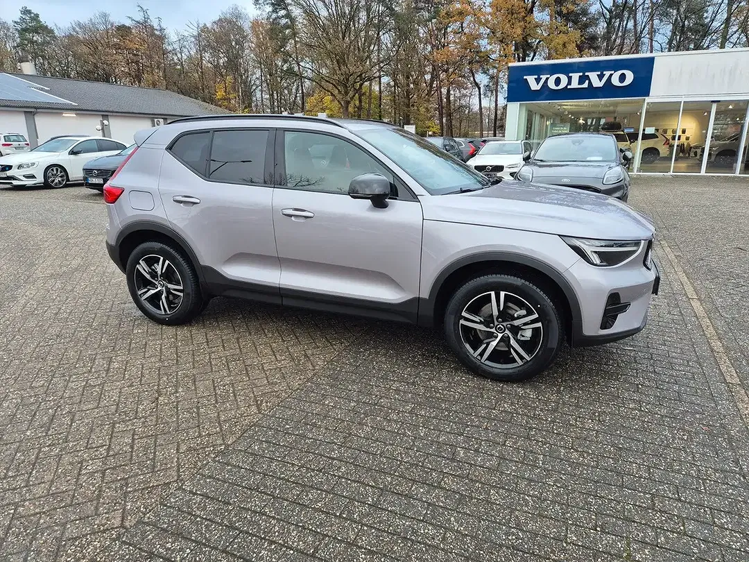 Volvo XC40 - Thumbnail 1