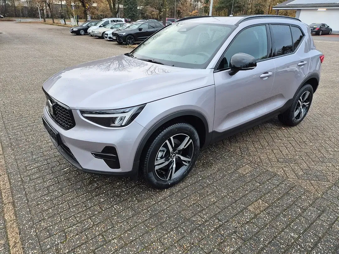 Volvo XC40 - Thumbnail 3