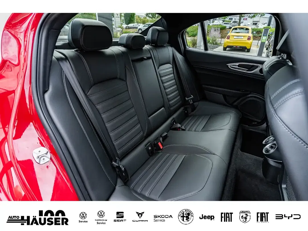 Alfa Romeo Giulia - Thumbnail 11