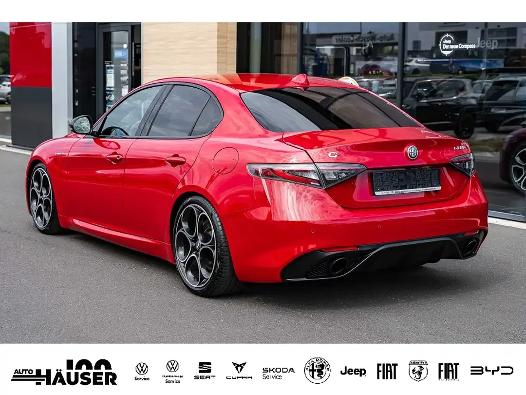 Alfa Romeo Giulia - Thumbnail 3