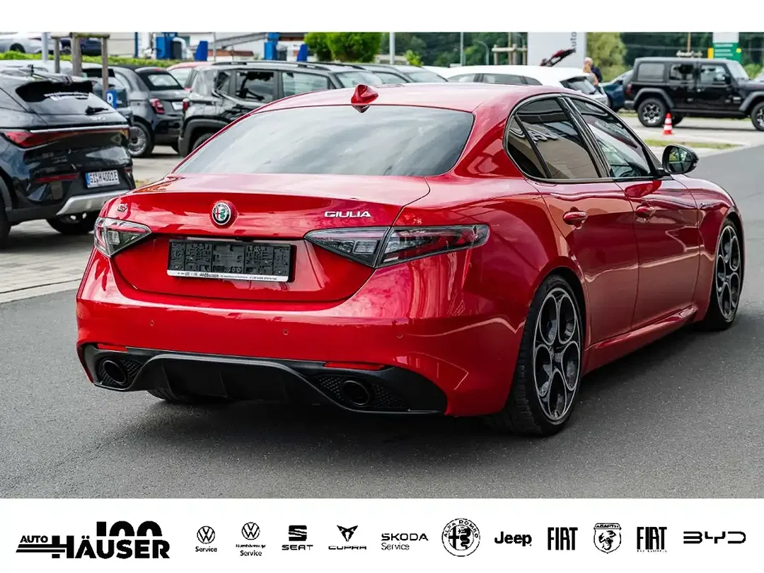 Alfa Romeo Giulia - Thumbnail 4