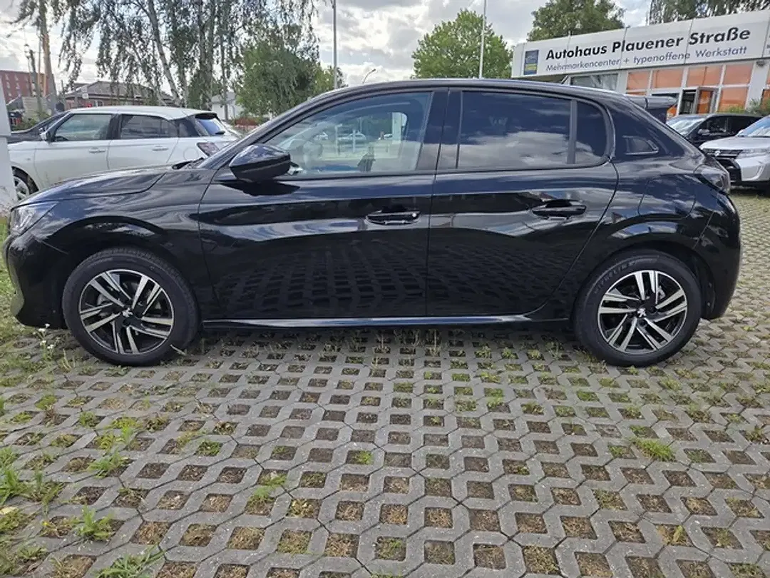 Peugeot 208 - Thumbnail 4