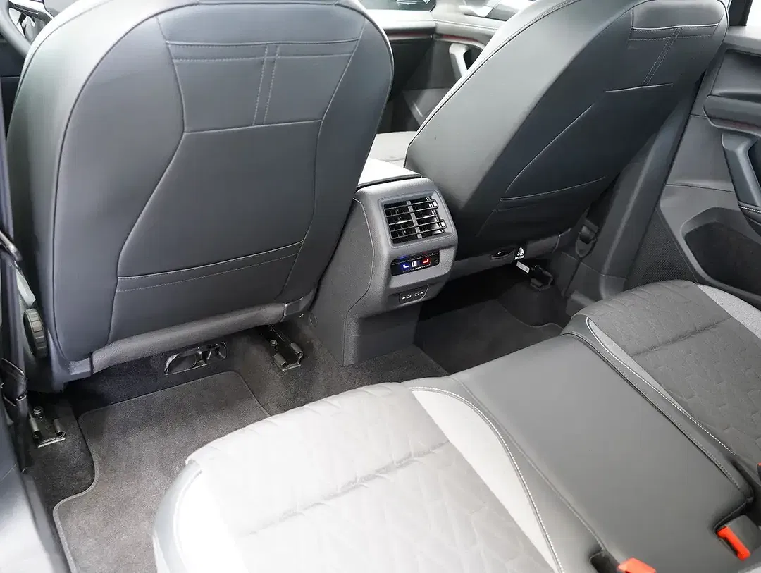 Volkswagen Tiguan - Thumbnail 15