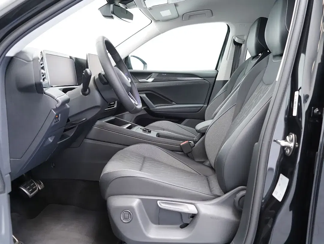 Volkswagen Tiguan - Thumbnail 9