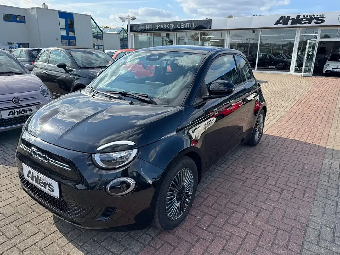 Fiat 500e - Thumbnail 1