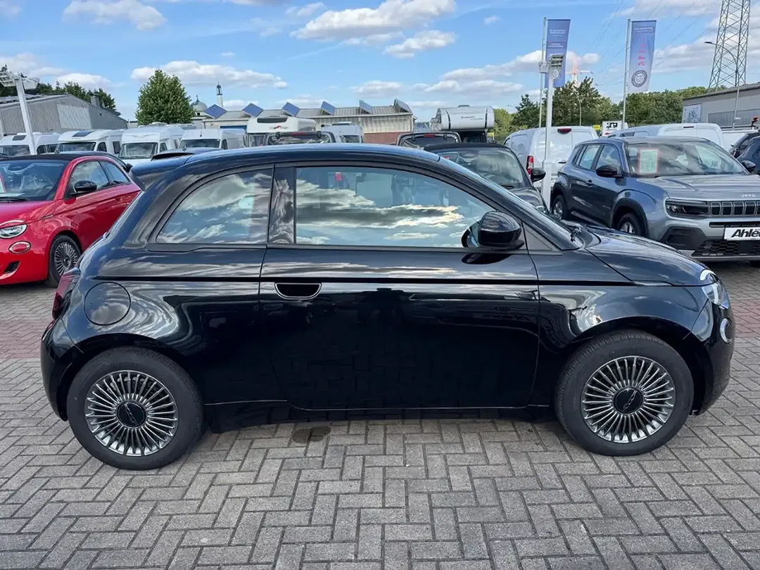 Fiat 500e - Thumbnail 9