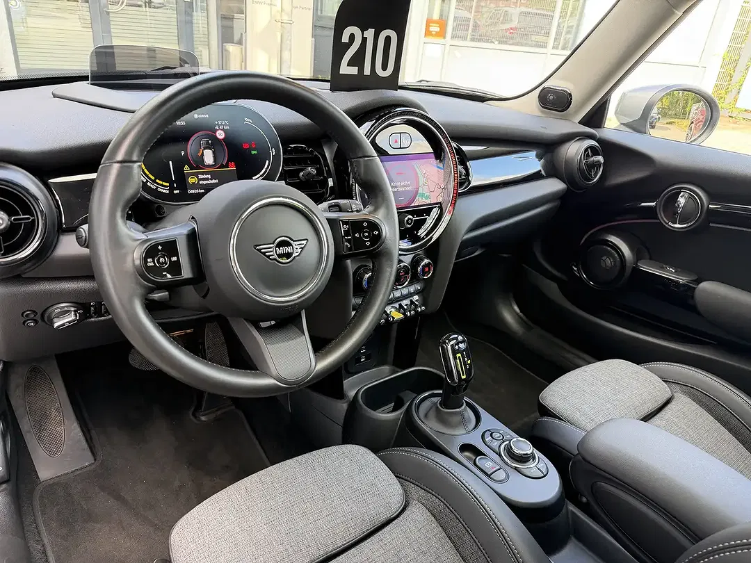 MINI Cooper SE - Thumbnail 6