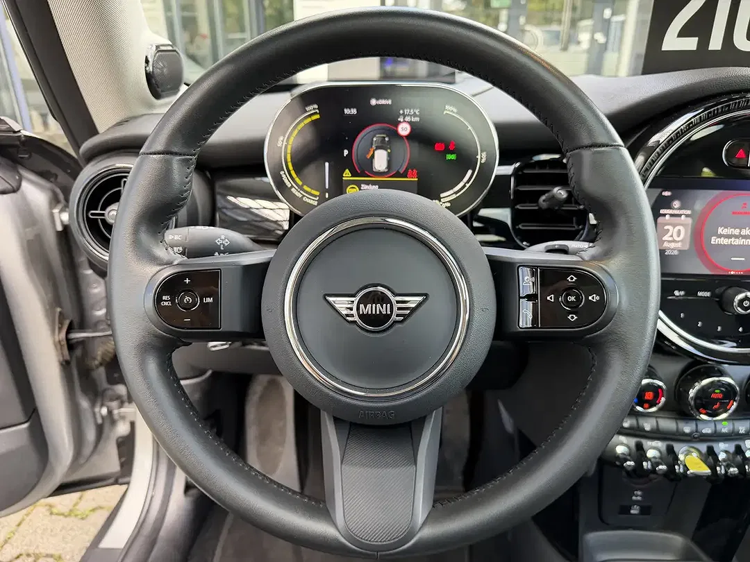 MINI Cooper SE - Thumbnail 9