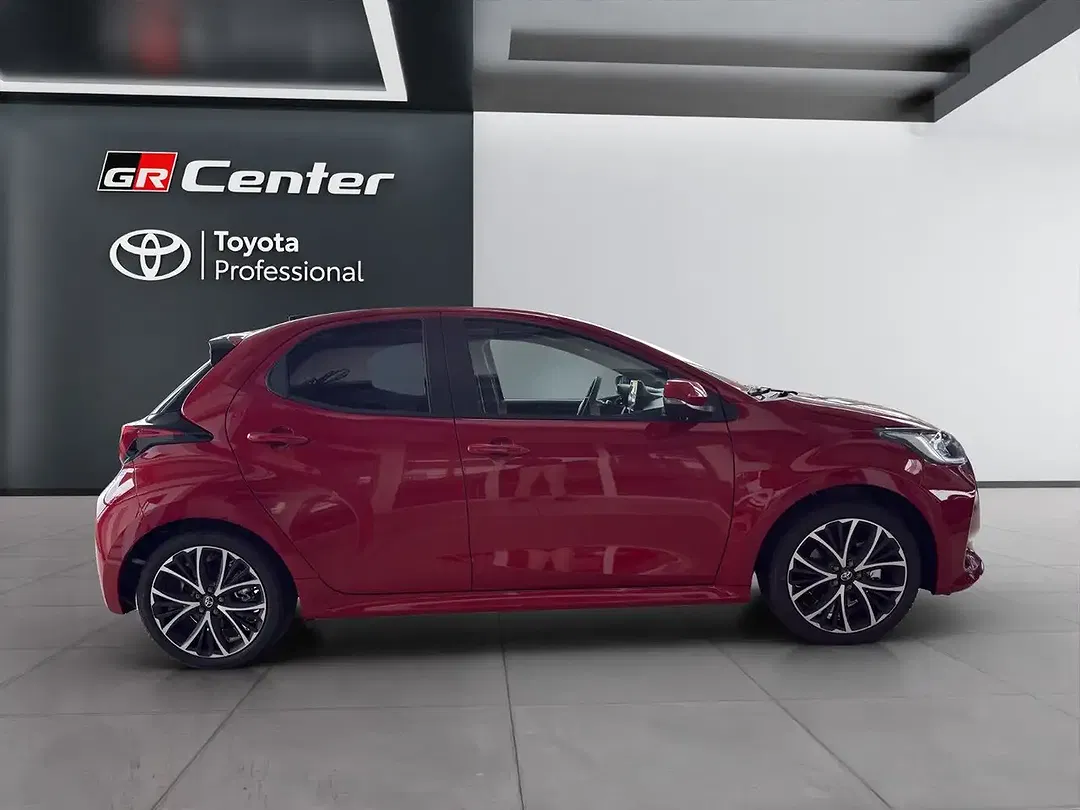 Toyota Yaris - Thumbnail 6