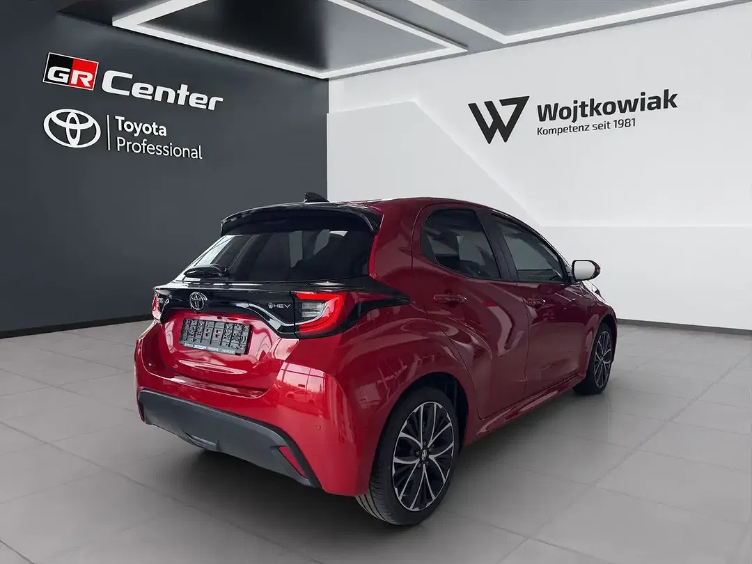 Toyota Yaris - Thumbnail 7