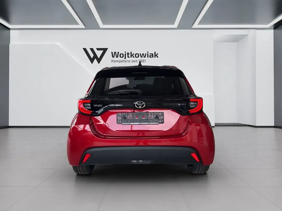 Toyota Yaris - Thumbnail 8