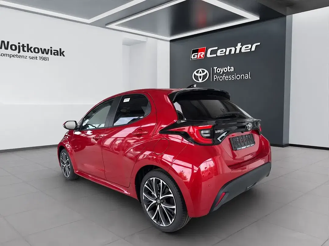 Toyota Yaris - Thumbnail 9