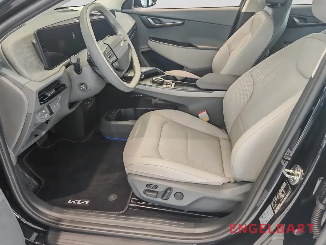 Kia EV6 - Thumbnail 7
