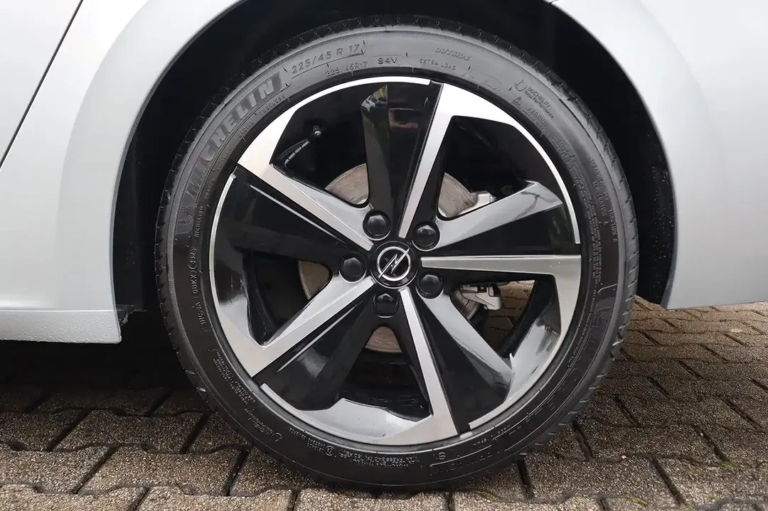 Opel Astra - Thumbnail 8