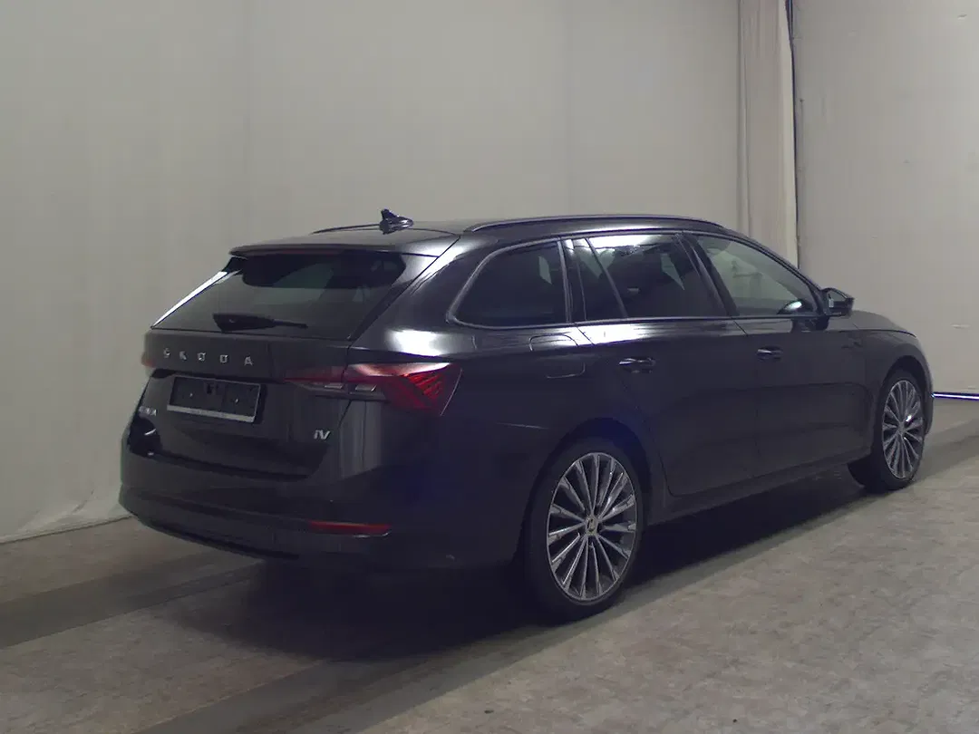 Skoda Octavia - Thumbnail 3